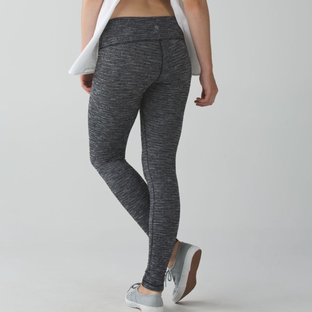 Lululemon Wunder Under Pant III, size 4.